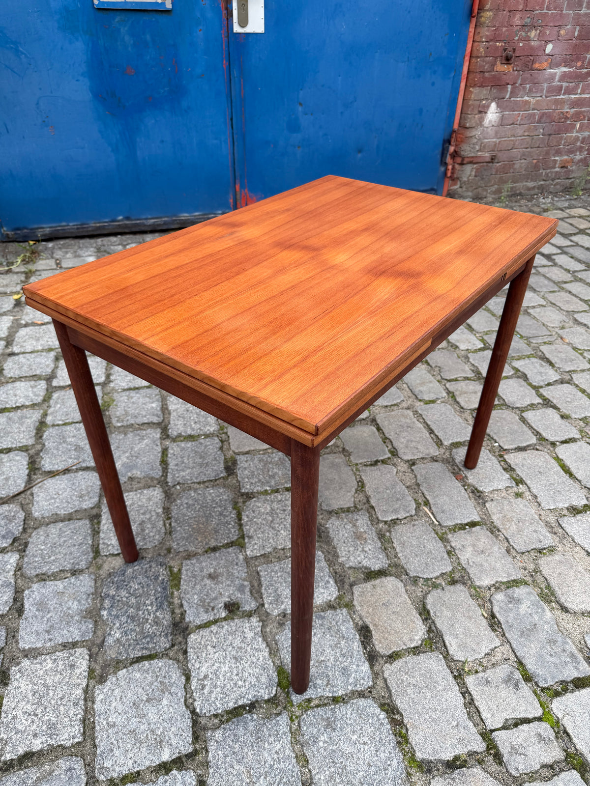 Kleiner, ausziehbarer Esstisch Teak aus Dänemark