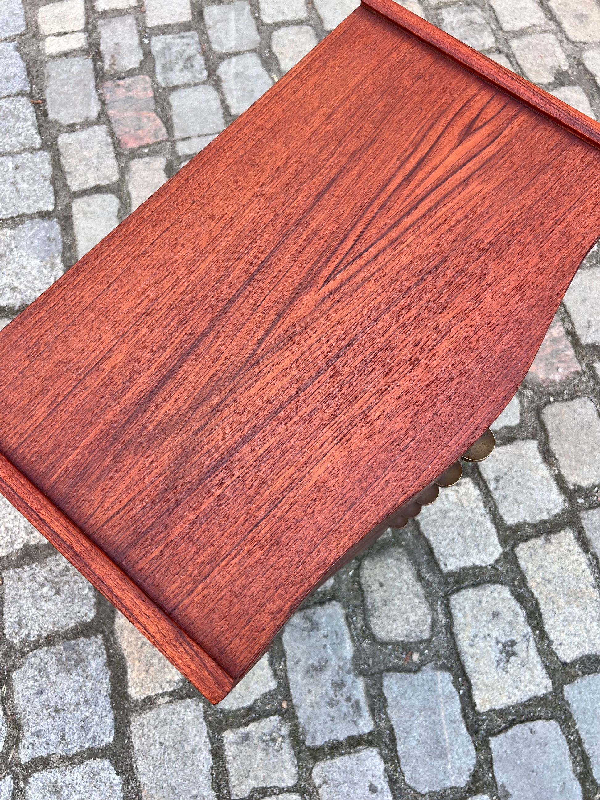 Geschwungene Kommode Teak aus Dänemark