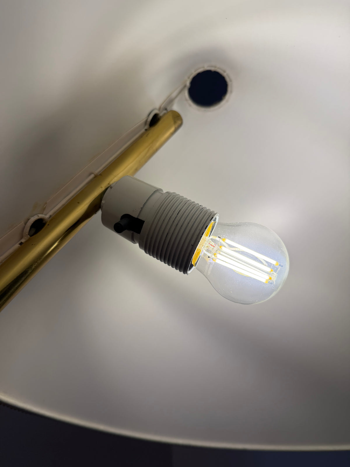 Stehlampe mit Marmorfuß & original Schirm von Rupert Nikoll