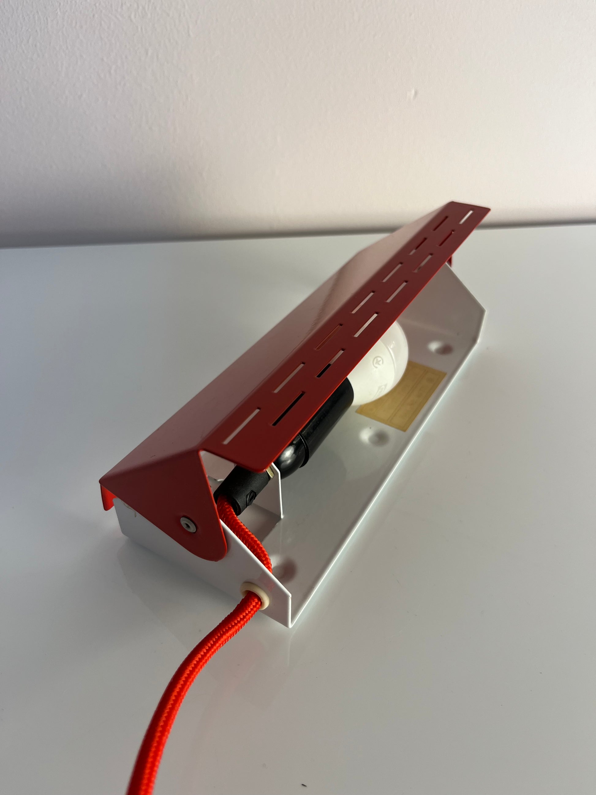 Wandlampe Twist Type 124 rot von Knud Christensen Electronic