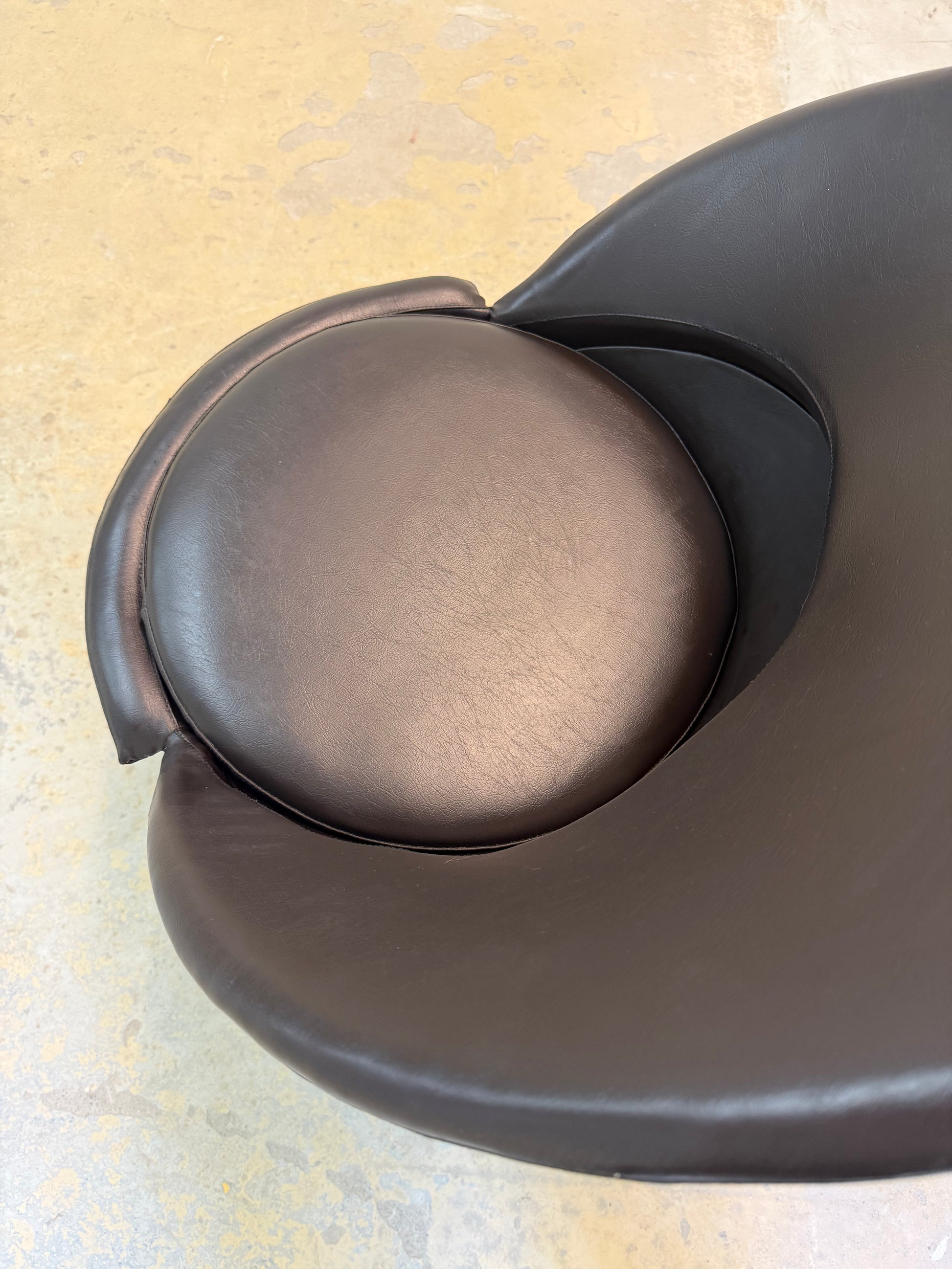 Cone Chair braunes Kunstleder von Verner Panton