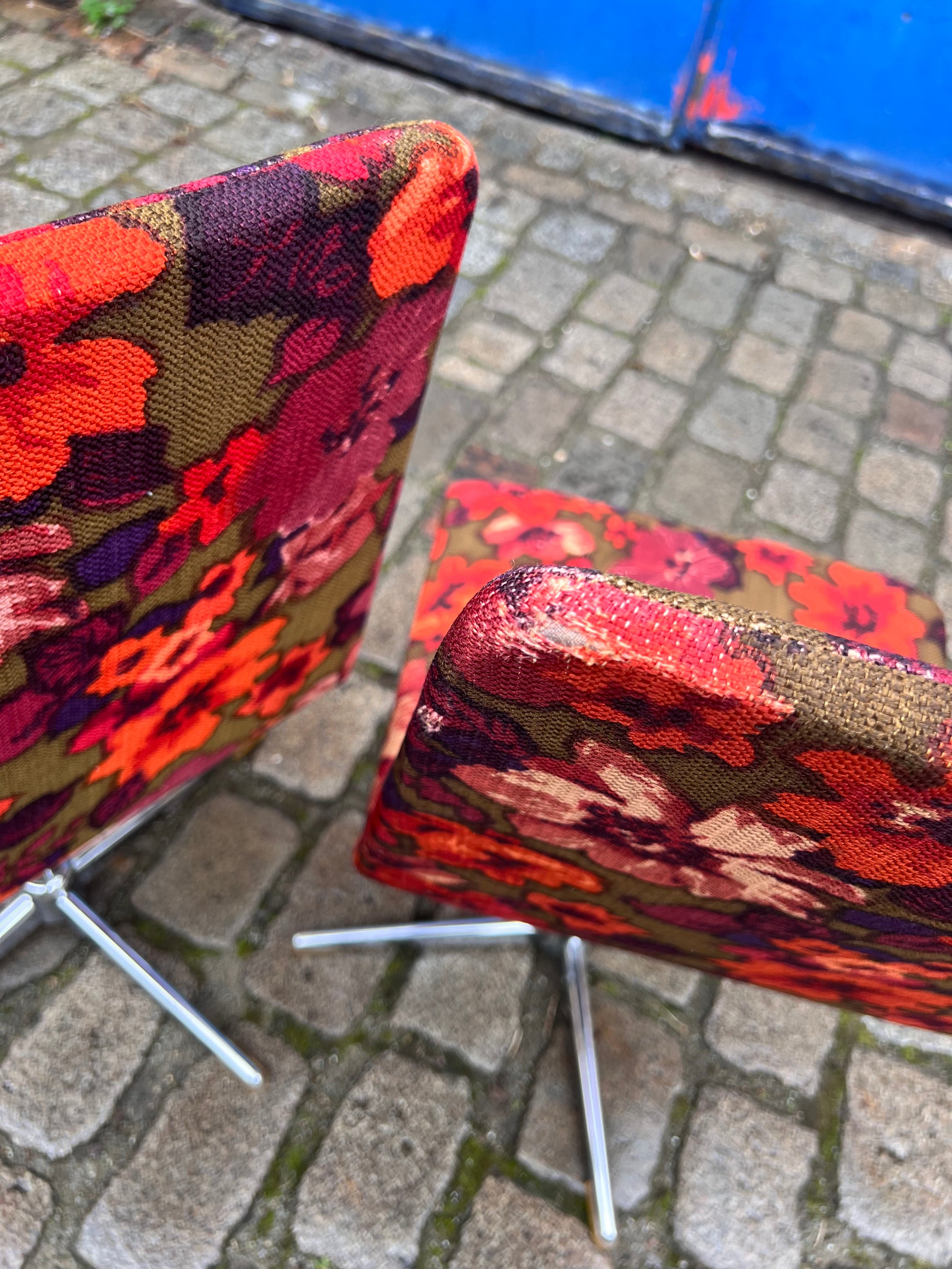 Set: 2x Drehstuhl rot floral von EKA Wohnmöbel