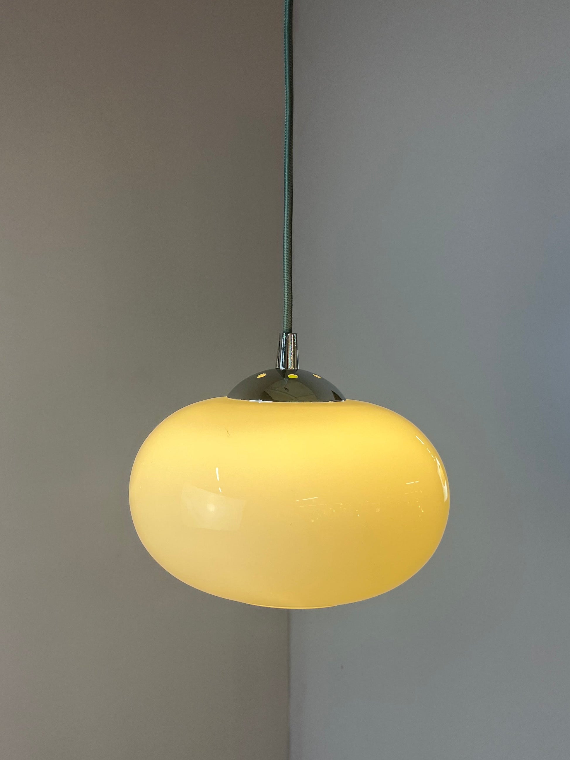 Hängelampe weiß Glas Chrom