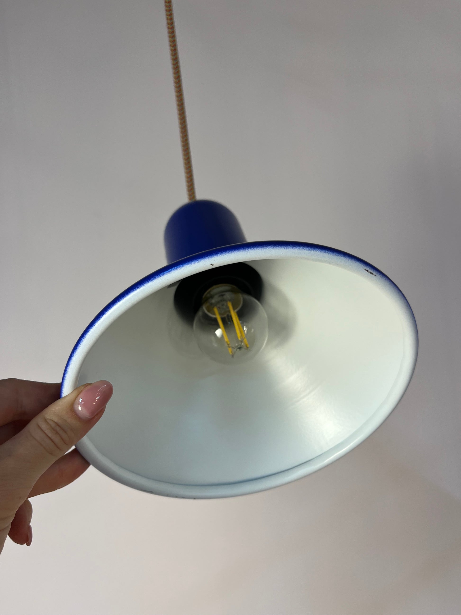 Trichterlampe Typ 4995 königsblau von Lyfa