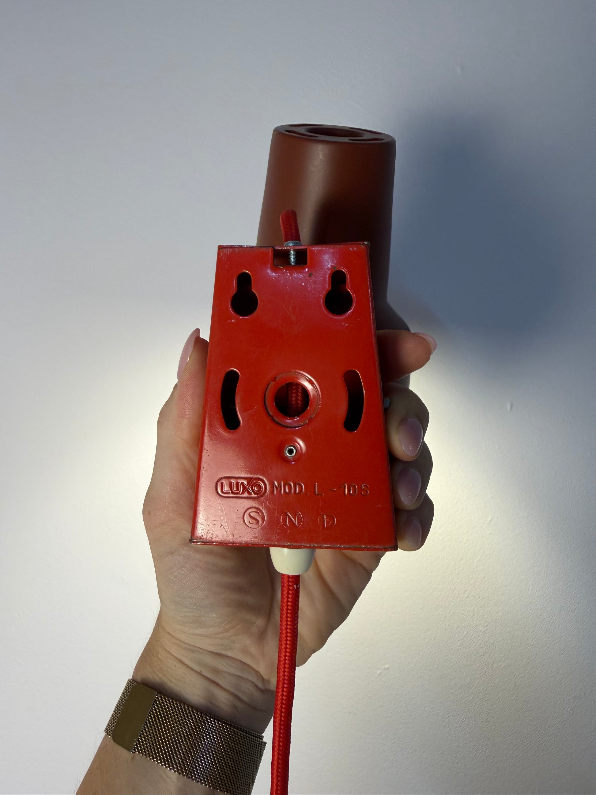 Wandlampe rot neu lackiert von Luxo