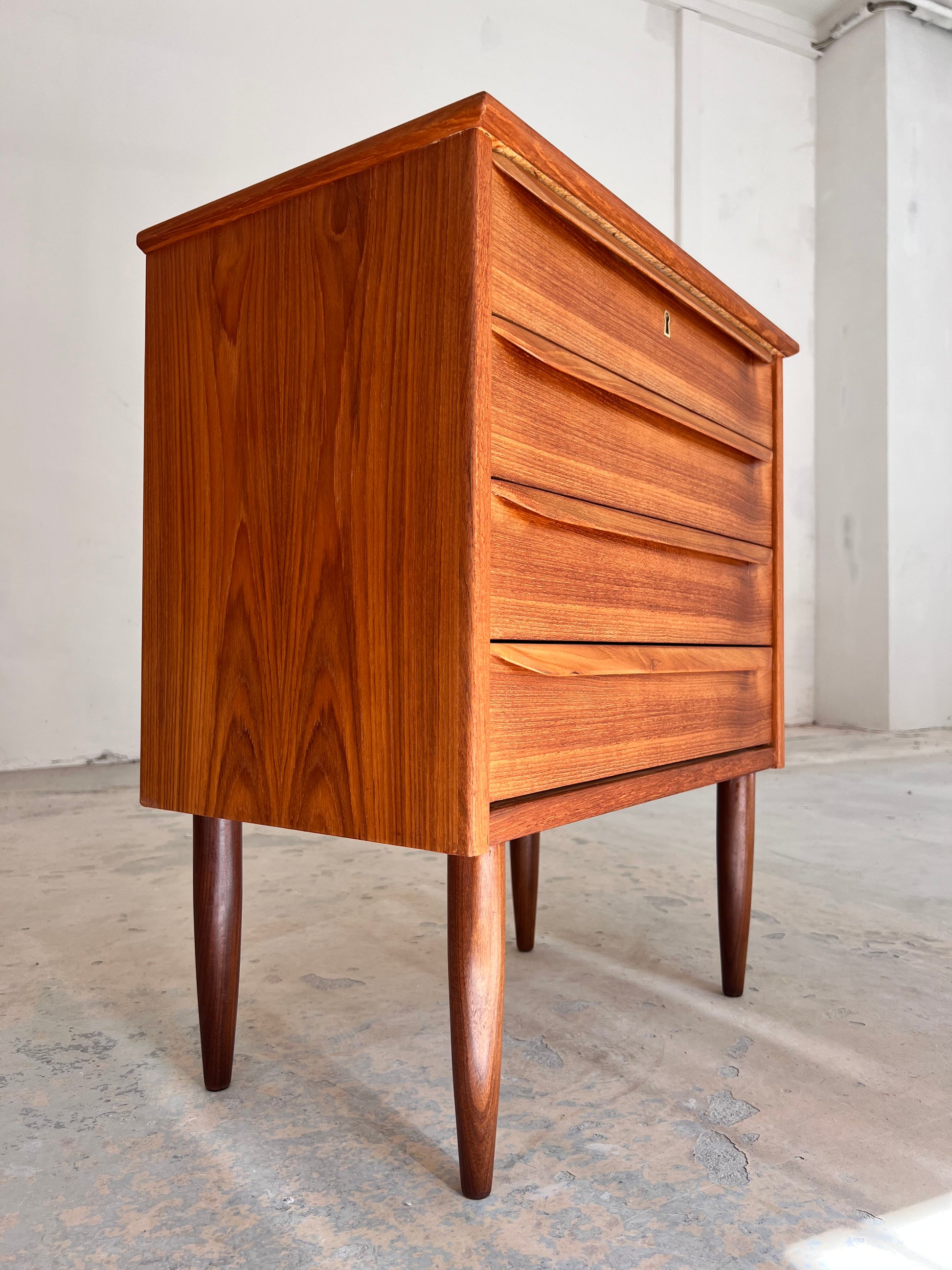 Kommode No. 80 Teak von Egon Tachjelm für Odder