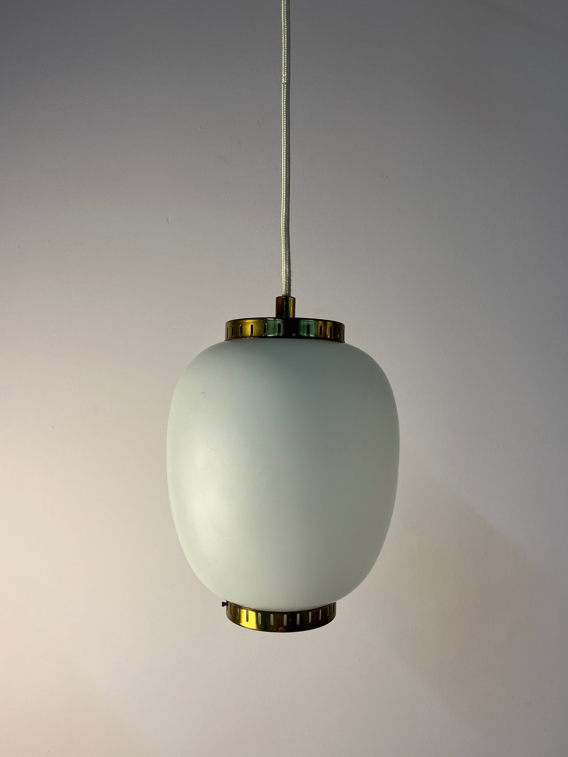Hängelampe Kina Opalglas Messing von Bent Karlby für Lyfa