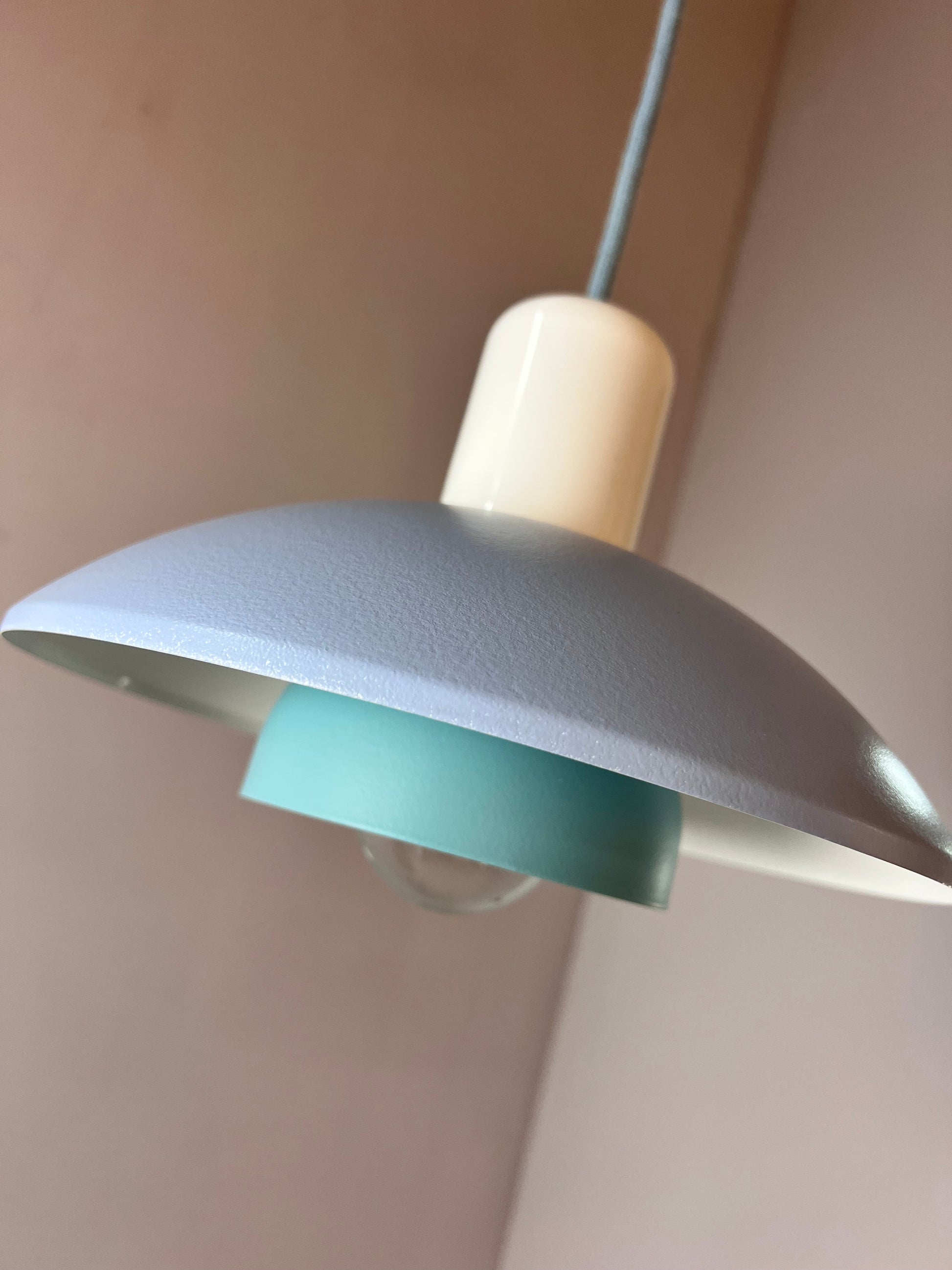 Lamellenlampe Typ 728 neu lackiert von Horn
