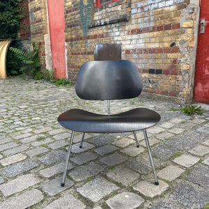 Sessel LCM schwarz Plywood von Ray & Charles Eames