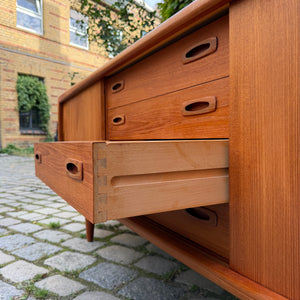 Sideboard Teak von H.P. Hansen