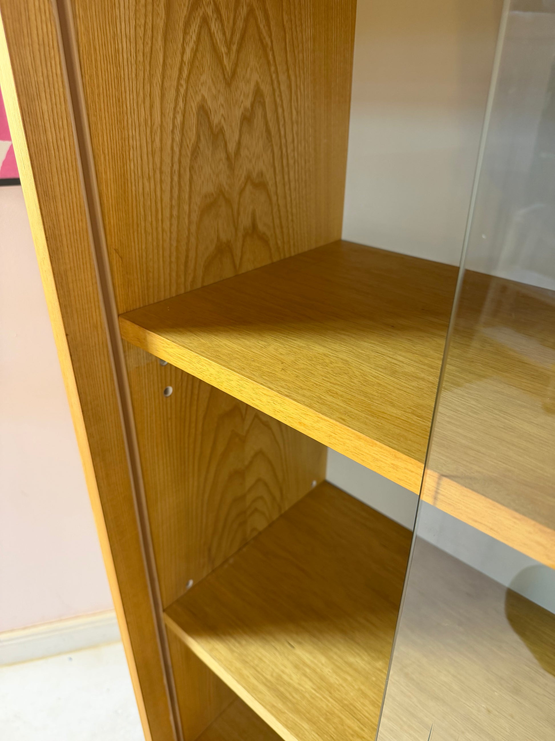 Vitrine Typ 430 mit neuen Hairpinlegs von Joachim Nebelung für Hellerau