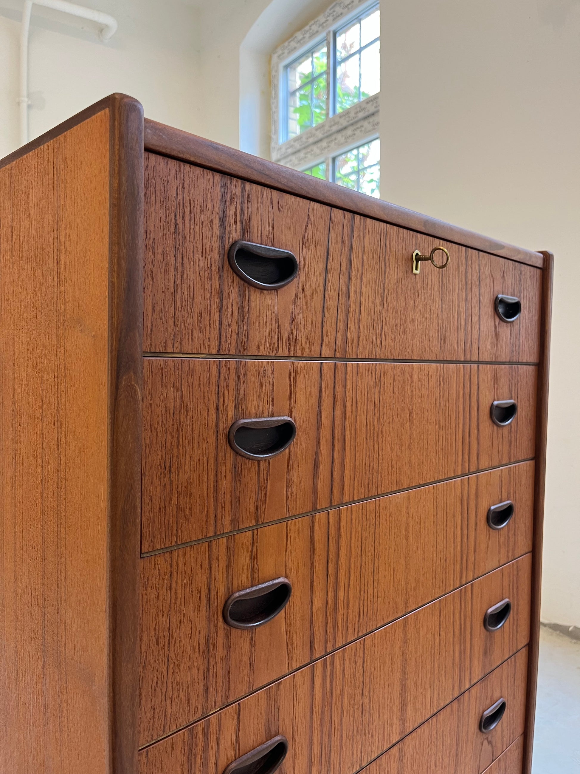 Kommode Teak mit Schloss aus Dänemark