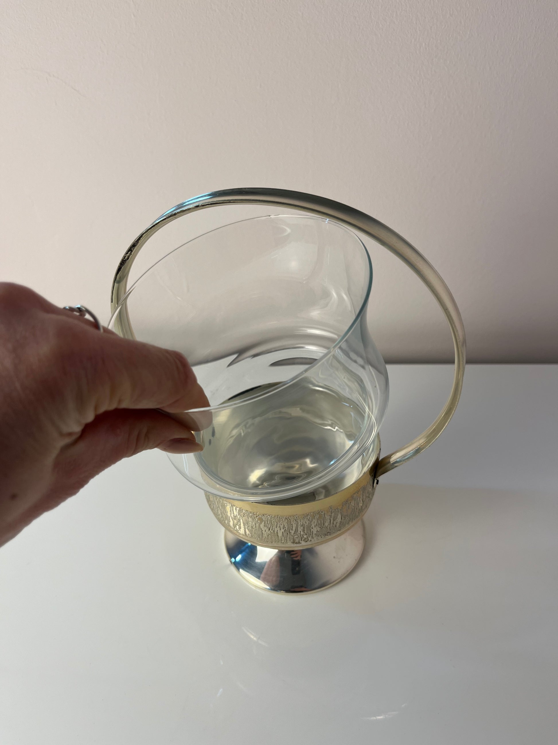 Henkelschale versilbert mit Glaseinsatz