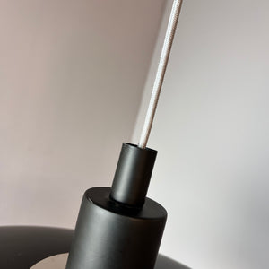 Lamellenlampe schwarz weiß aus Dänemark