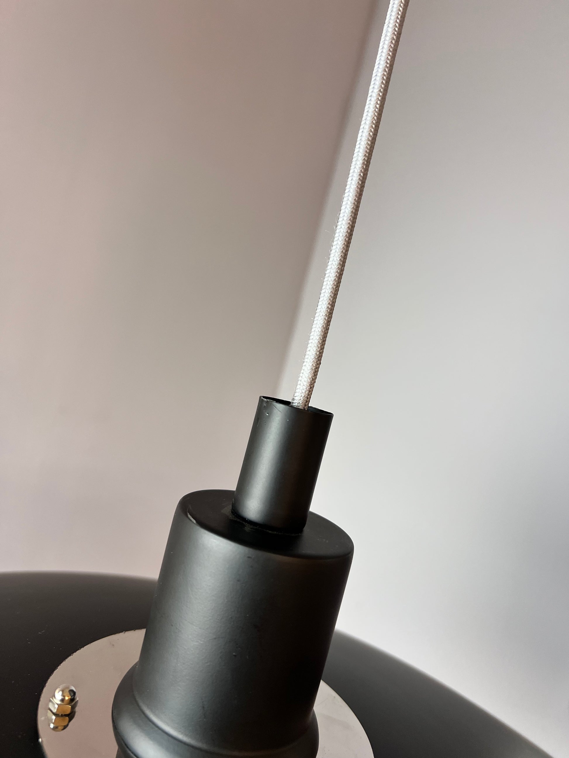 Lamellenlampe schwarz weiß aus Dänemark