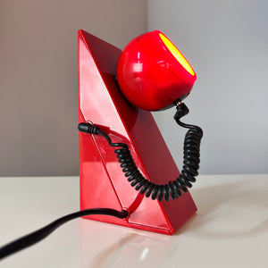 Tischlampe rot mit magnetischem Kugelkopf von Brilliant Leuchten