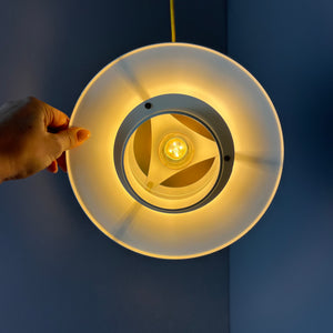 Lamellenlampe weiß gelb von Lyskær