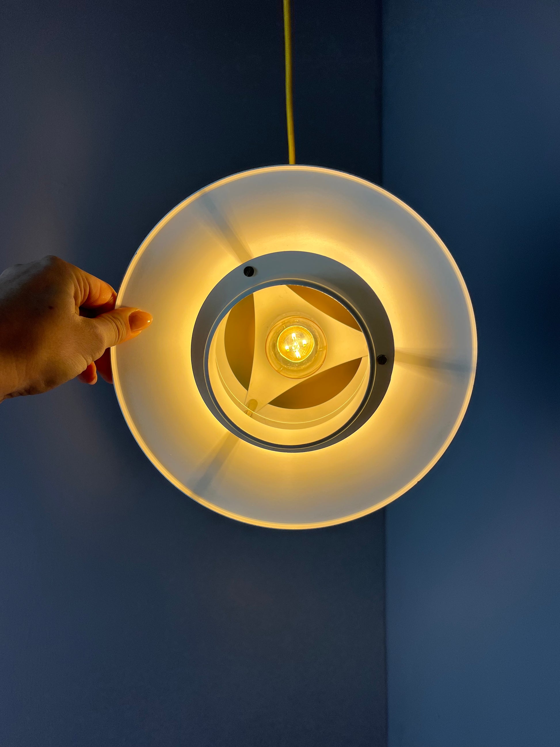 Lamellenlampe weiß gelb von Lyskær