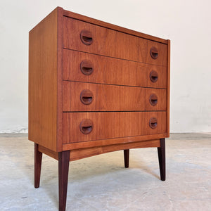 Kommode Teak mit runden Griffmulden aus Dänemark