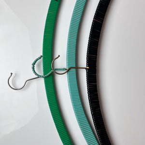 Set: 3x Kleiderbügel grün schwarz