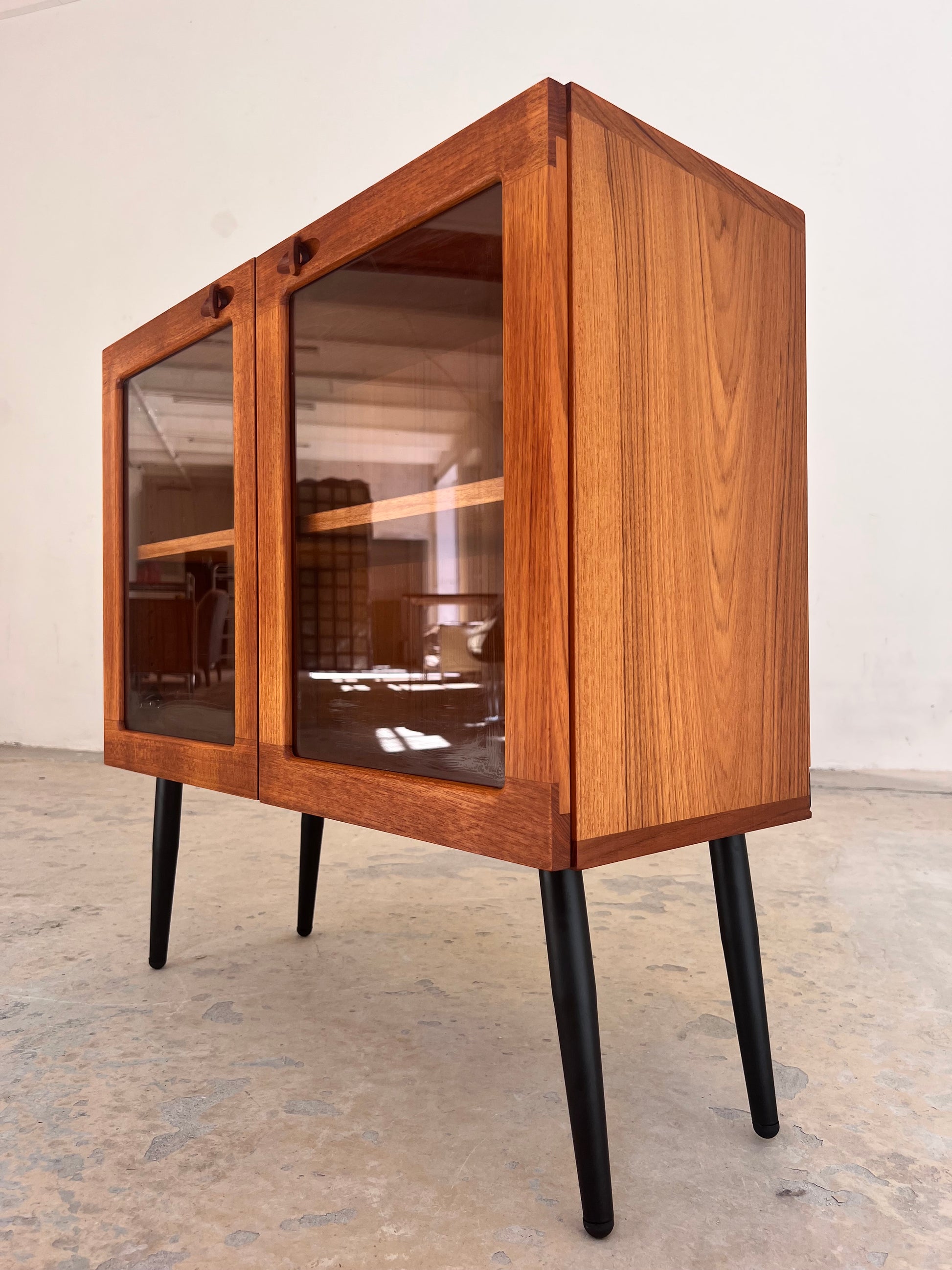 Kleine Vitrine Teak von H. W. Klein für Bramin