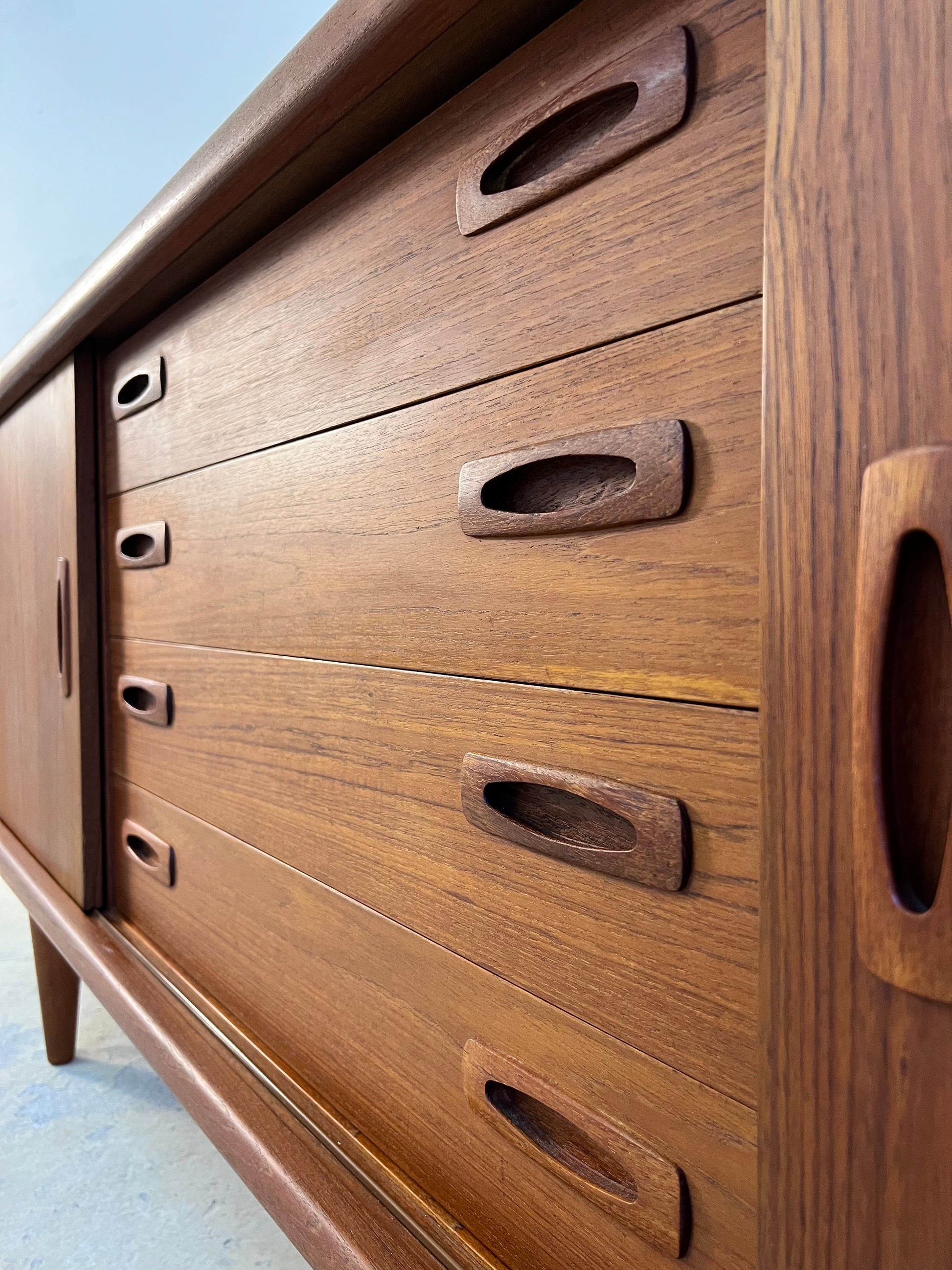 Sideboard Teak von H.P. Hansen - Breite 220 cm