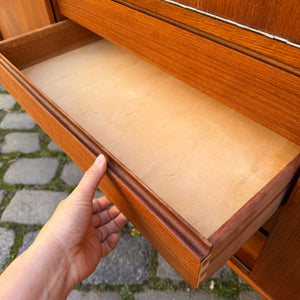 Highboard Teak mit Klappfach & Schiebetüren auf Dänemark