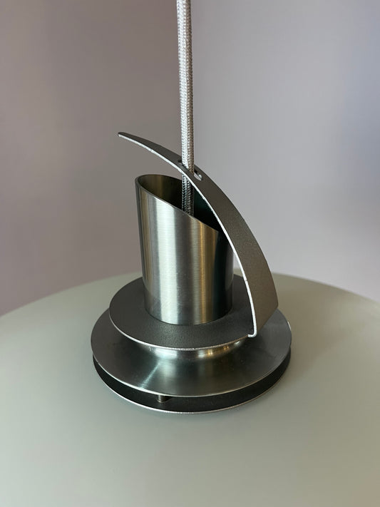 Hängelampe silber Milchglas