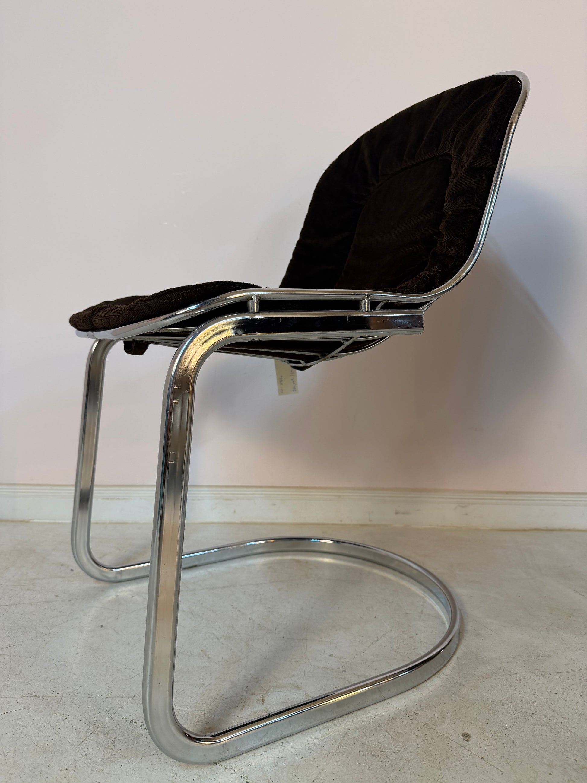 Freischwinger Chrom mit braunem Polster von Gastone Rinaldi