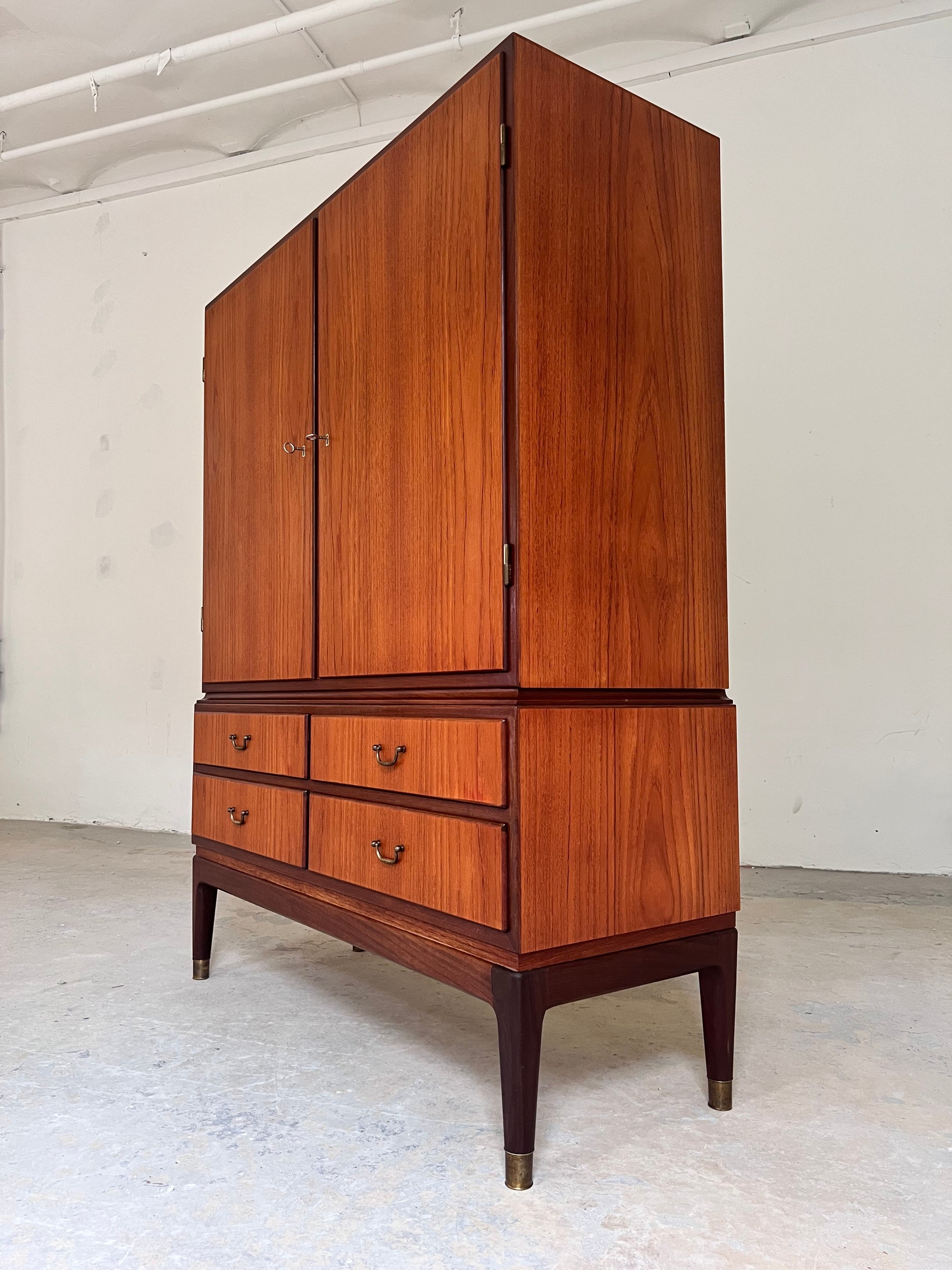 Büroschrank Teak mit Schloss aus Dänemark