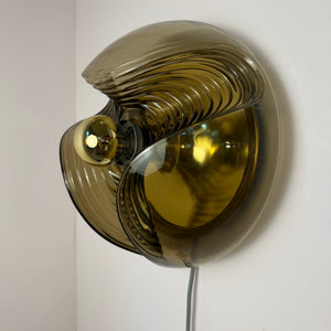 Große Wandlampe Futura Rauchglas Messing von Koch & Lowy für Peill & Putzler