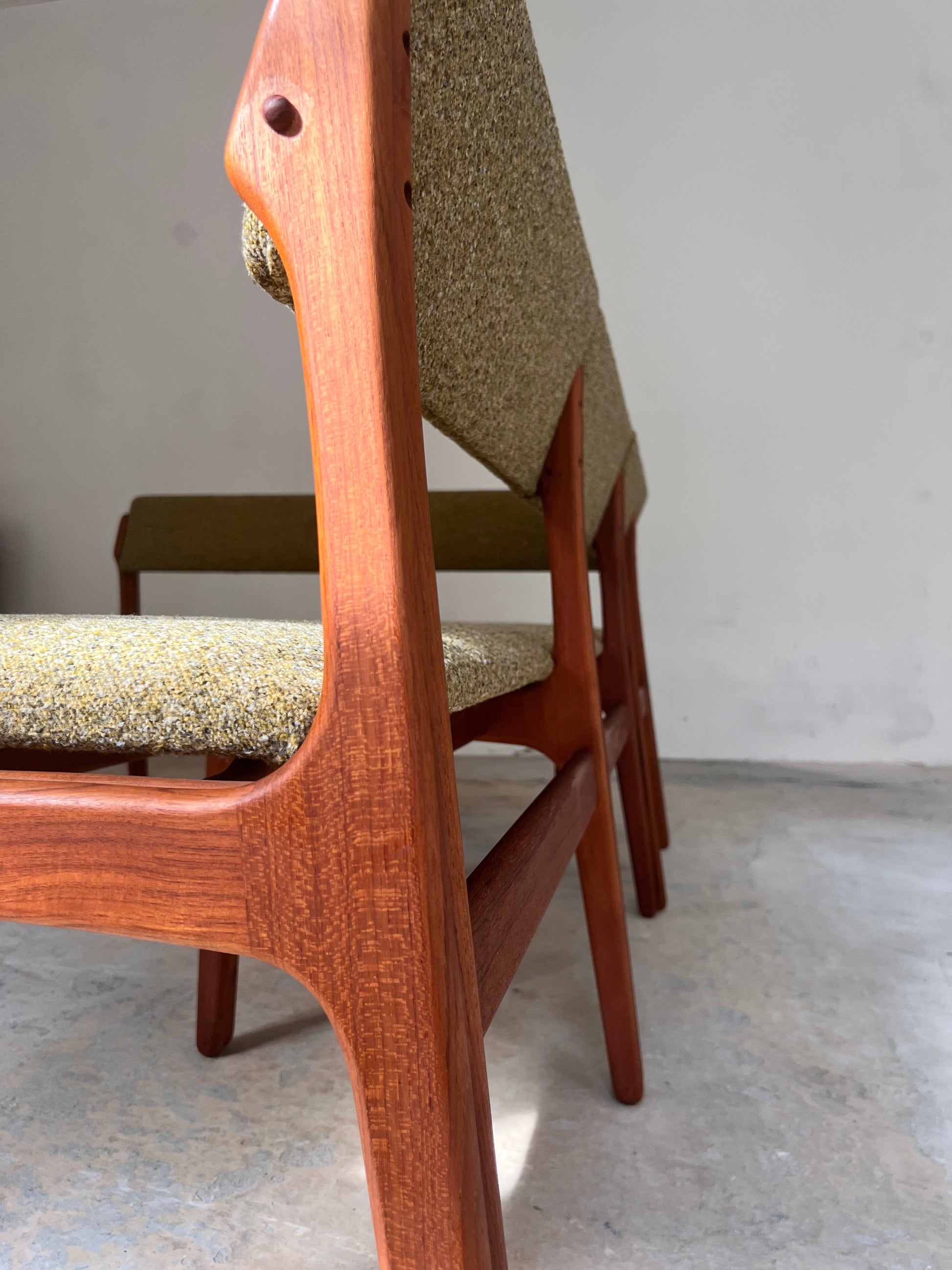 Eckbank grün Teak neu gepolstert von Erik Buch
