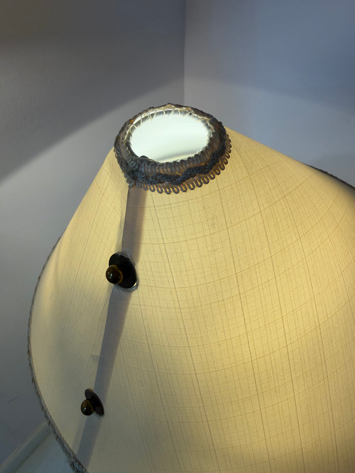 Stehlampe mit Marmorfuß & original Schirm von Rupert Nikoll