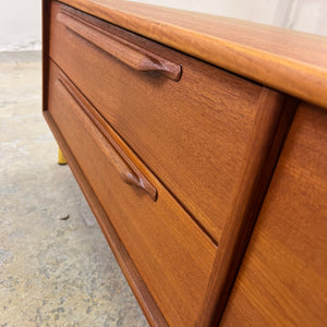 Lowboard Teak mit neuen Metallbeinen von rt Möbel
