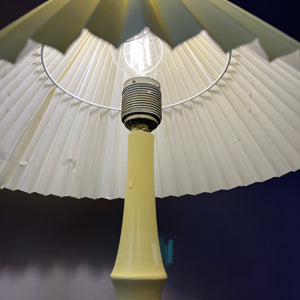 Tischlampe butteryellow neu lackiert
