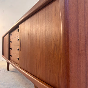 Sideboard Teak von H.P. Hansen - Breite 220 cm