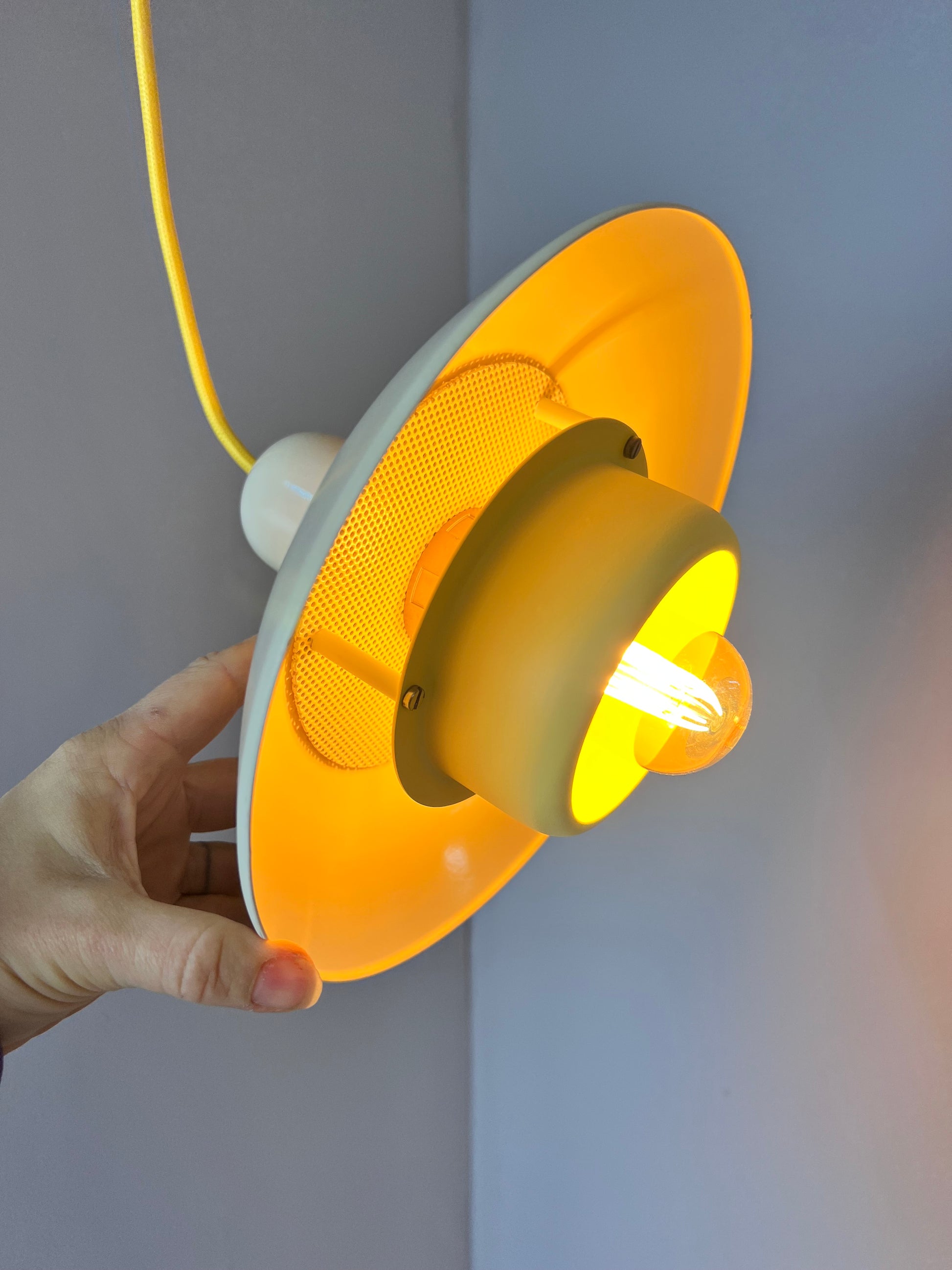 Lamellenlampe neu lackiert gelb creme