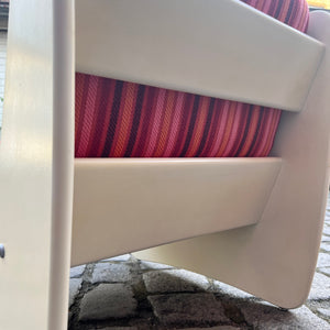 Sessel 70er pink gestreift