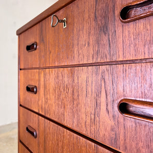 Kommode Teak mit Schloss aus Dänemark