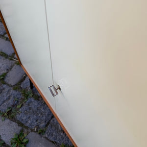 Schrank mit Schloss & neuen Hairpinlegs