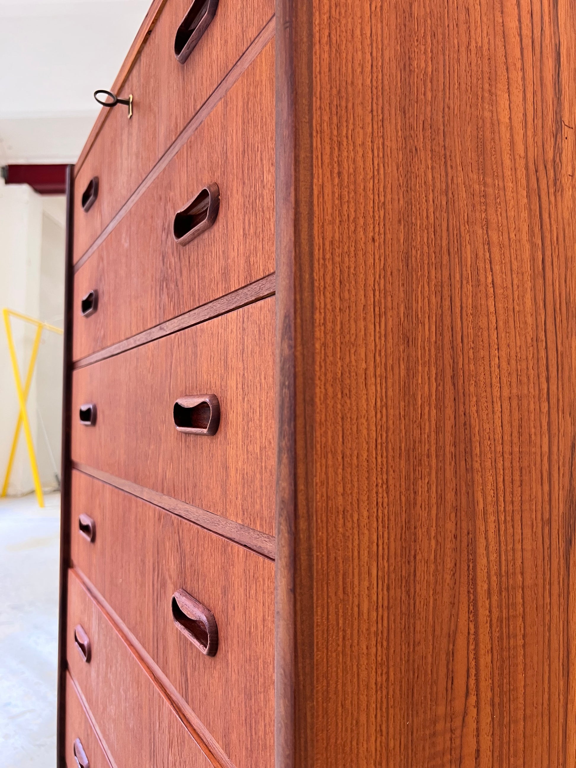 Kommode Teak mit Schloss aus Dänemark
