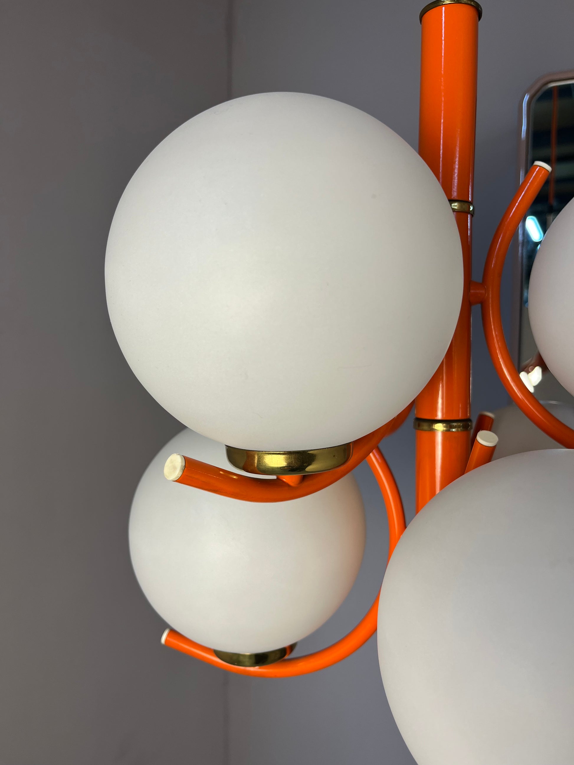 Kronleuchter weiß orange von Richard Essig