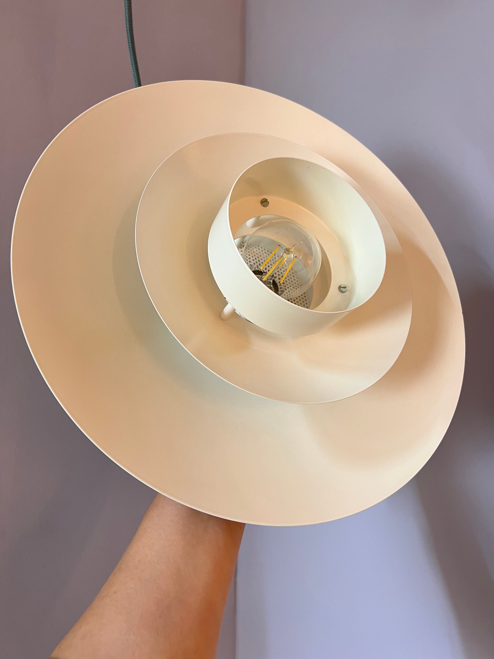 Lamellenlampe Dänemark cremeweiss