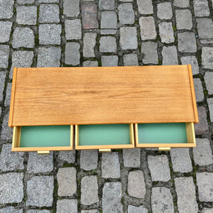 Lowboard Eiche mit Messinggriffen