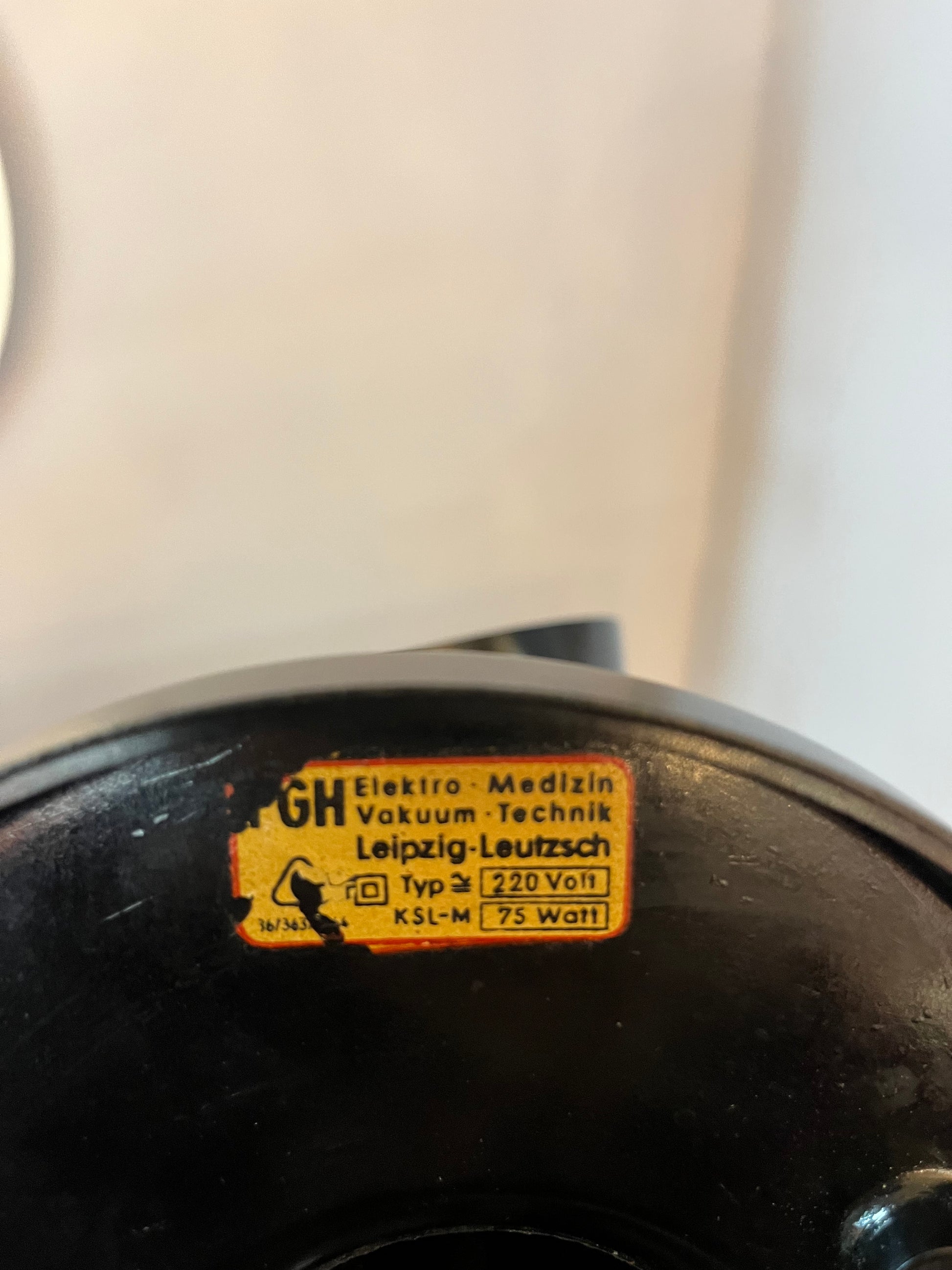 Tischlampe schwarz Bakelit von PGH