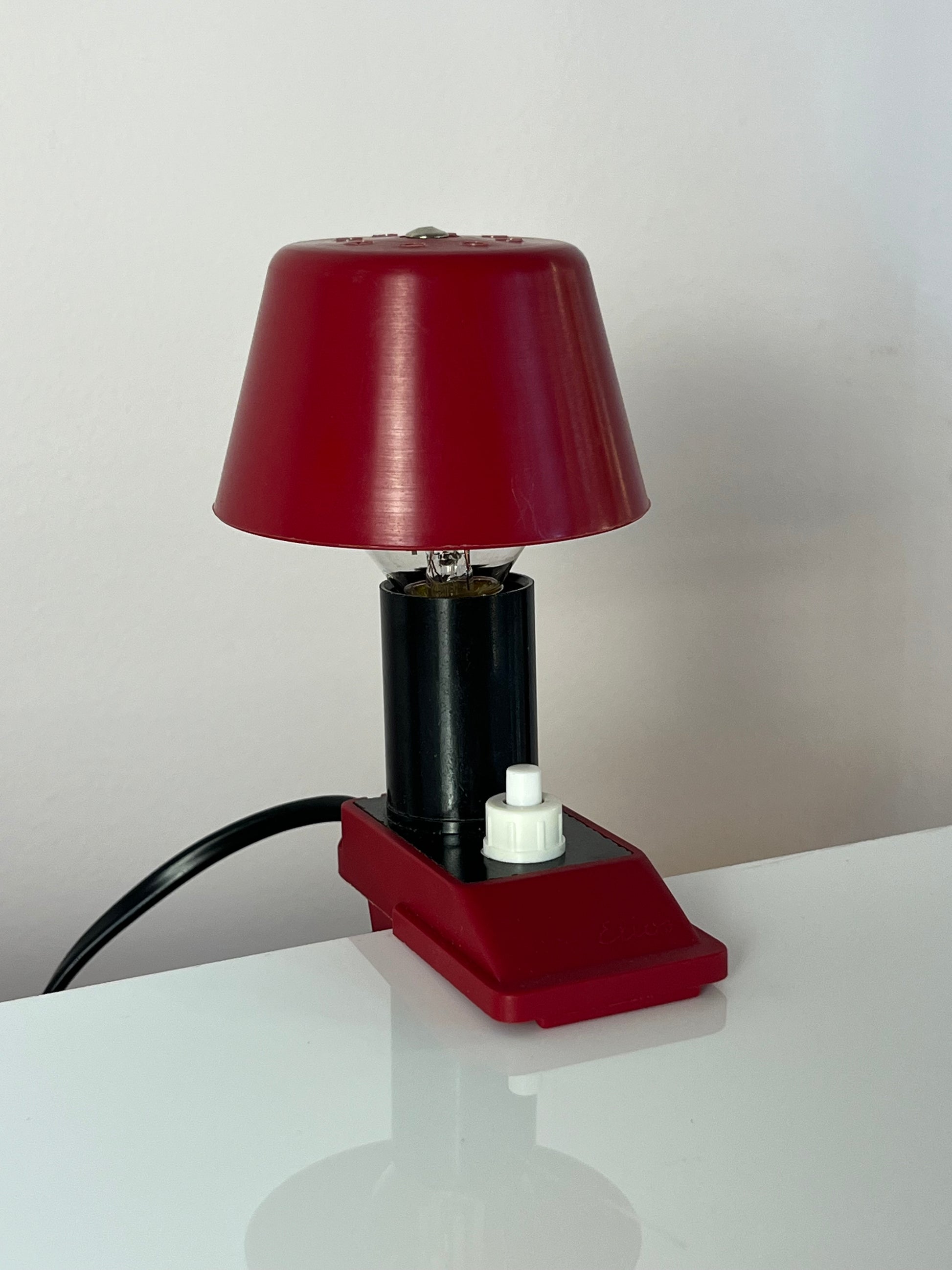 Klemmlampe rot mit Kunststoffschirm & Schalter von Elios