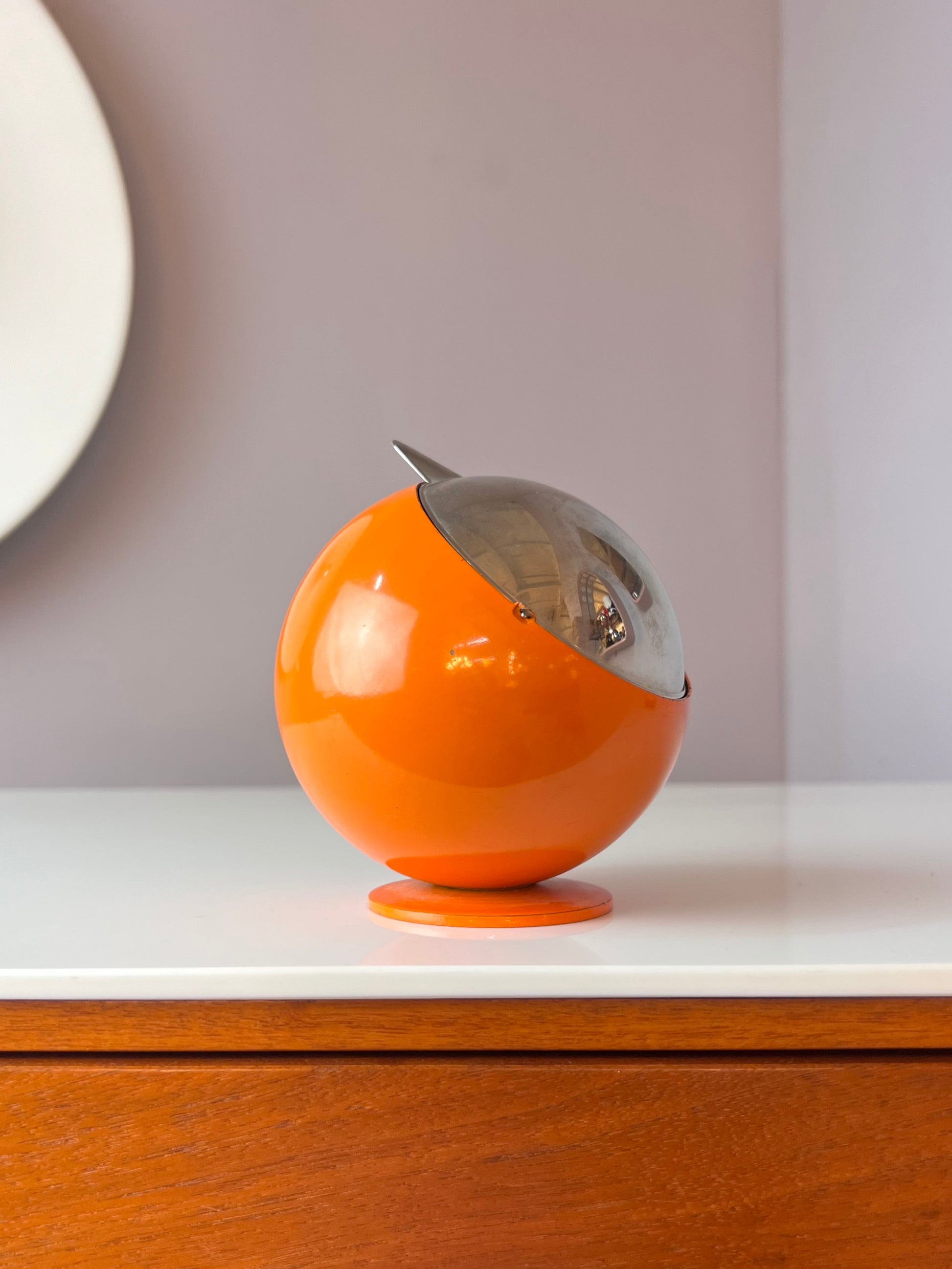 Kugelaschenbecher orange Chrom von Quist