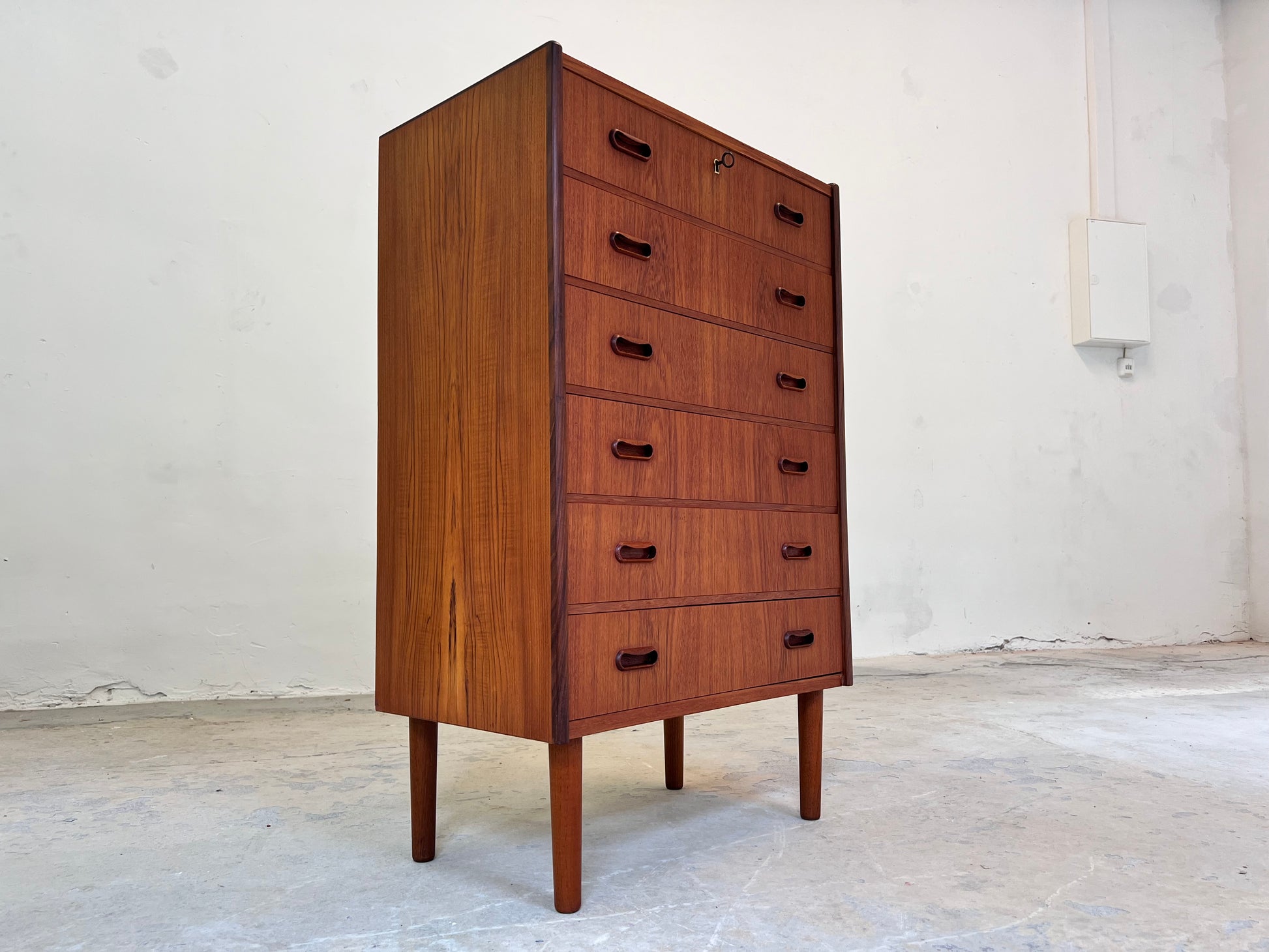Kommode Teak mit Schloss aus Dänemark
