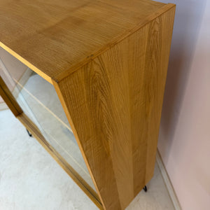 Vitrine Typ 430 mit neuen Hairpinlegs von Joachim Nebelung für Hellerau