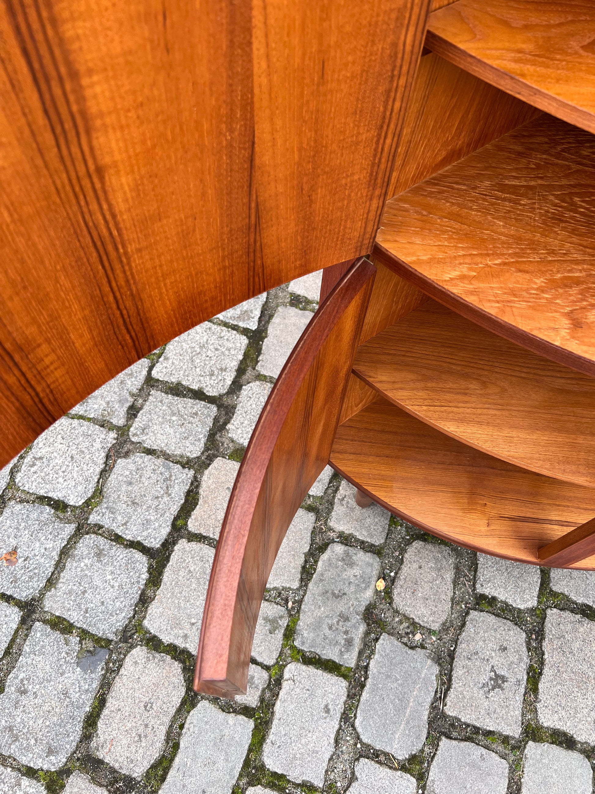 Eckschrank Teak mit Schloss aus Dänemark